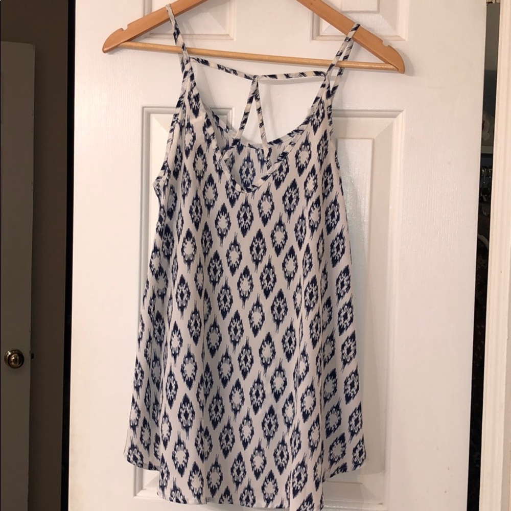 Patterned Blouse - Picture 2 of 6